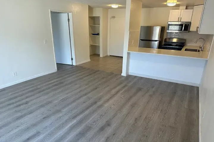 $1400 : 1 Bedroom Apt in koreatown LA image 2