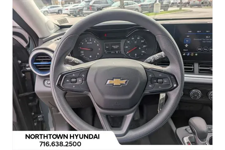 $21402 : Chevrolet Trax 2025 LS 4dr C image 7