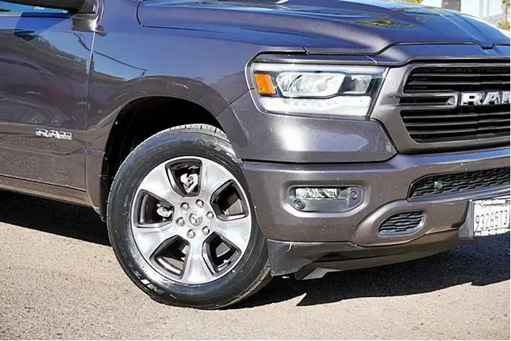 $39392 : Ram 1500 2023 4x4 Laramie 4d image 4