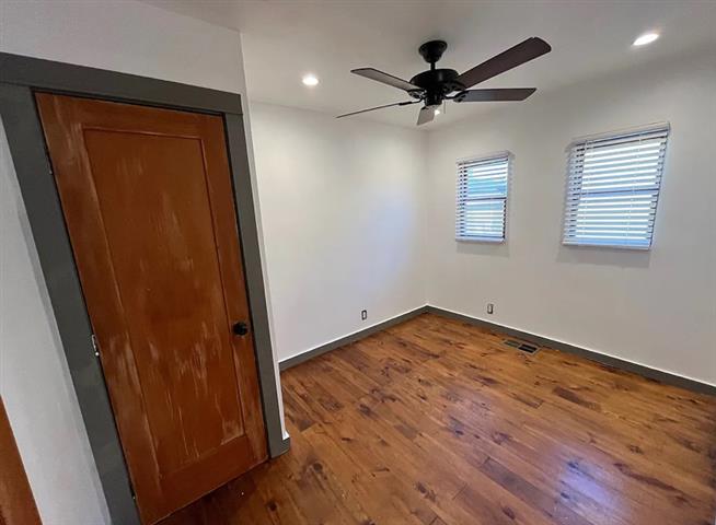 $2350 : 3Bed Home In Boyle Heights LA image 6