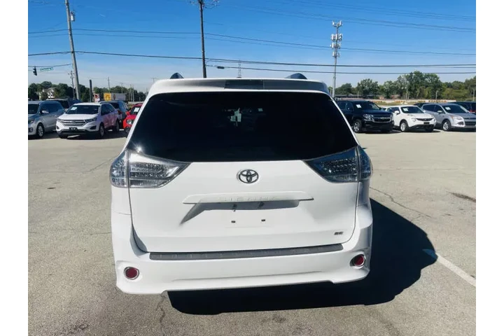 $11850 : 2017 Sienna SE 8-Passenger image 6