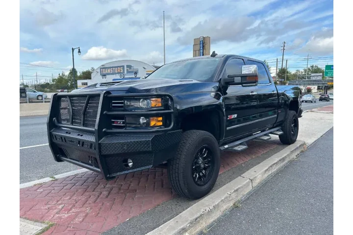 $31995 : 2019 Silverado 3500HD LTZ image 10