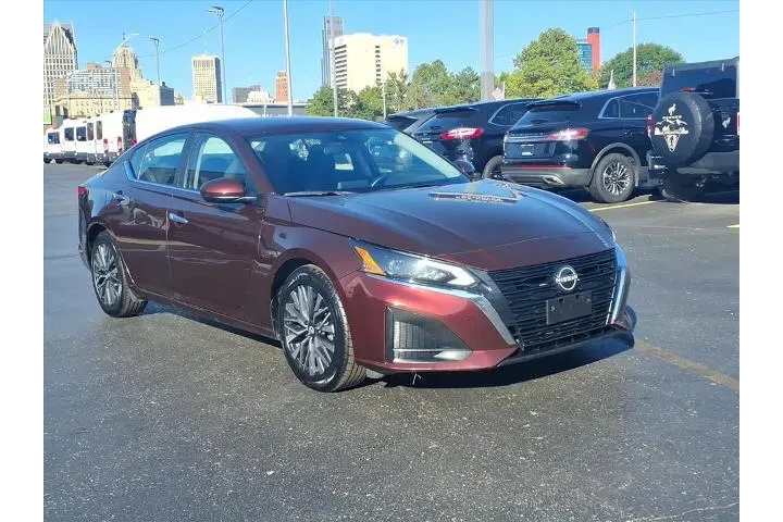 $17095 : Nissan Altima 2023 2.5 SV 4d image 3