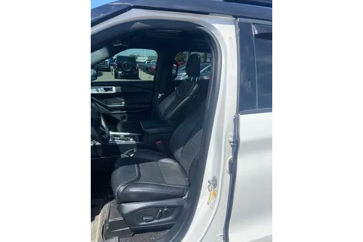 $29575 : Ford Explorer 2020 AWD ST 4d image 5