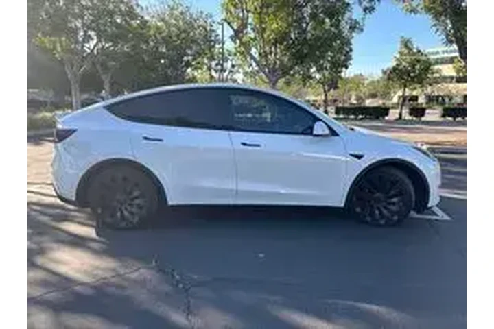 $32950 : Tesla Model Y 2022 AWD Perfo image 3