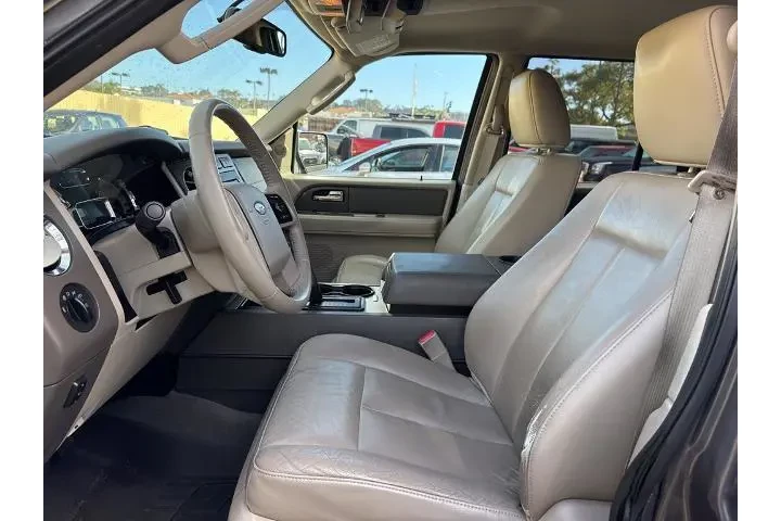 $15000 : Ford Expedition 2012 4x2 XLT image 6