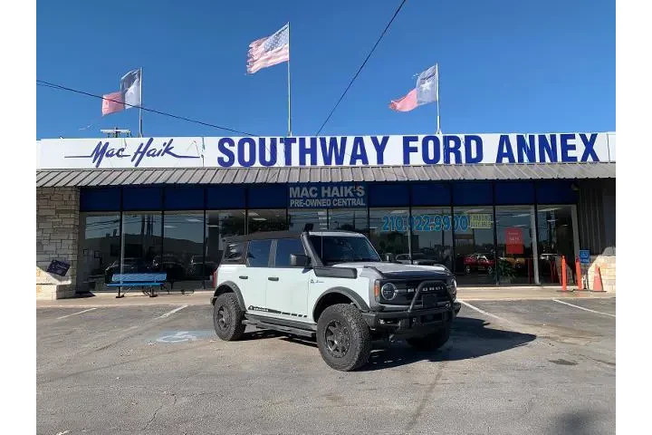 $29998 : Ford Bronco 2021 4x4 Black D image 1