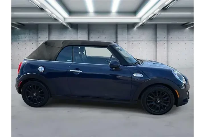 $18054 : MINI Convertible 2017 Cooper image 3