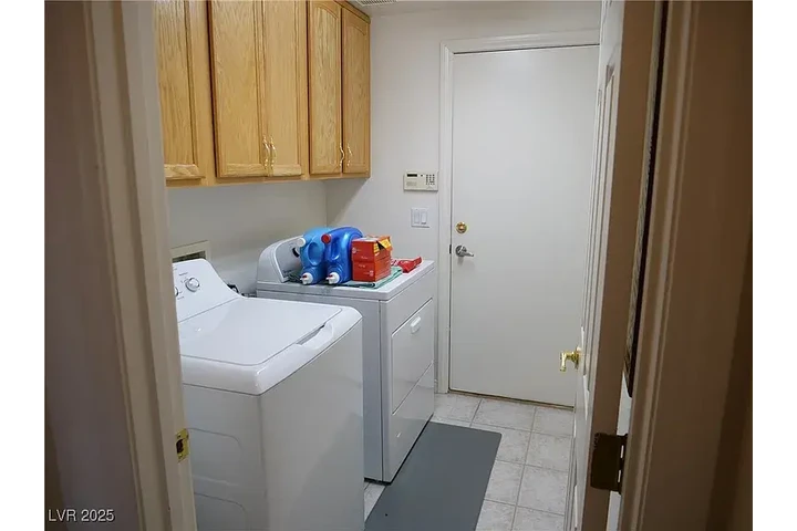 $1100 : 6508 Alpine Forest Ct, Las Veg image 7