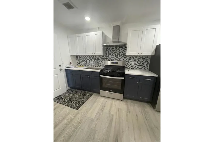 $2200 : CASA EN RENTA EN DOWNEY image 6