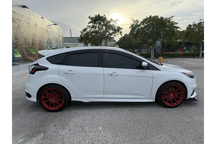 $12995 : 2017 Focus ST image 7