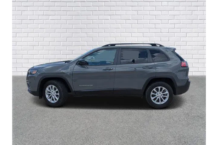$24990 : Jeep Cherokee 2022 4x4 Latit image 2