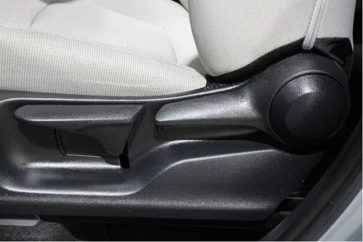 $26798 : Toyota Corolla Cross 2024 AW image 4