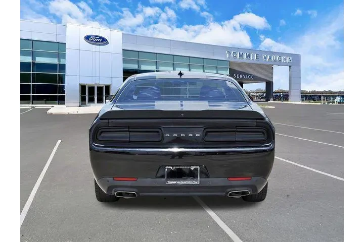 $14351 : Dodge Challenger 2016 SXT 2d image 3