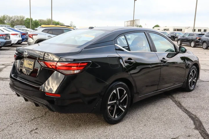 $18488 : 2024 Sentra SV CVT image 4