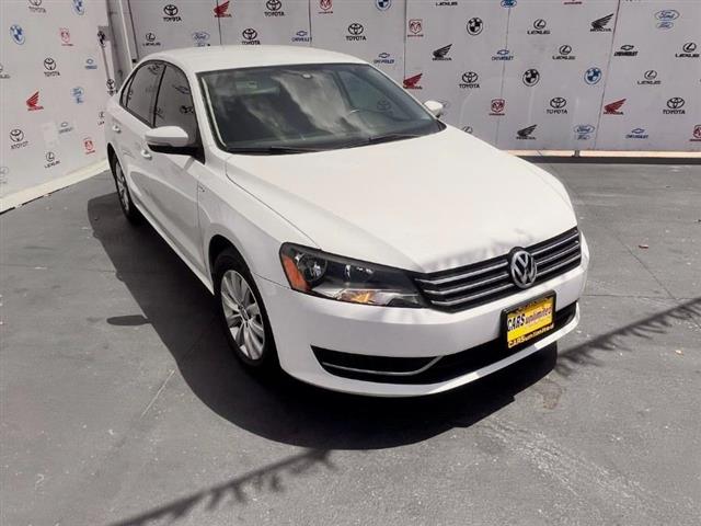 $11995 : Used 2015 Passat 4dr Sdn 1.8T image 1