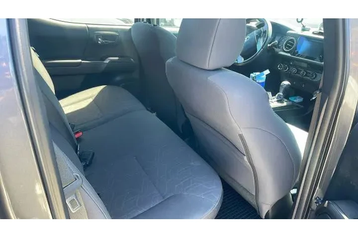 $34950 : Toyota Tacoma 2017 4x4 TRD P image 4