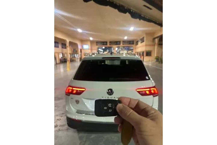 $20500 : Volkswagen Tiguan 2022 SE 4d image 6