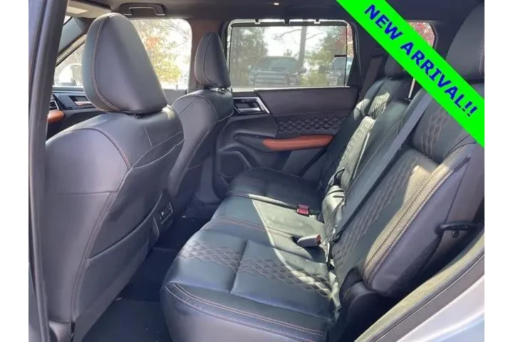 $24598 : Mitsubishi Outlander 2022 AW image 9