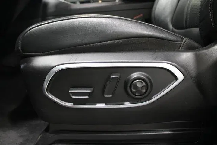 $38982 : Jeep Wagoneer 2022 4x4 Serie image 4