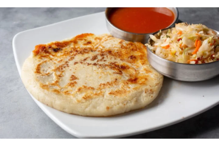 Pupusas hechas a mano image 1