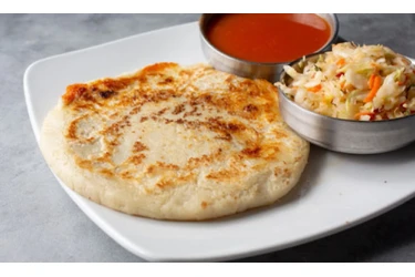 Pupusas hechas a mano en Los Angeles