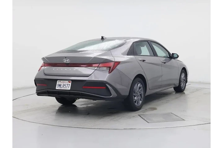 $22998 : Hyundai ELANTRA 2024 SEL 4dr image 8