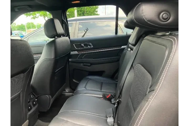$12500 : 2016 Explorer Limited image 10
