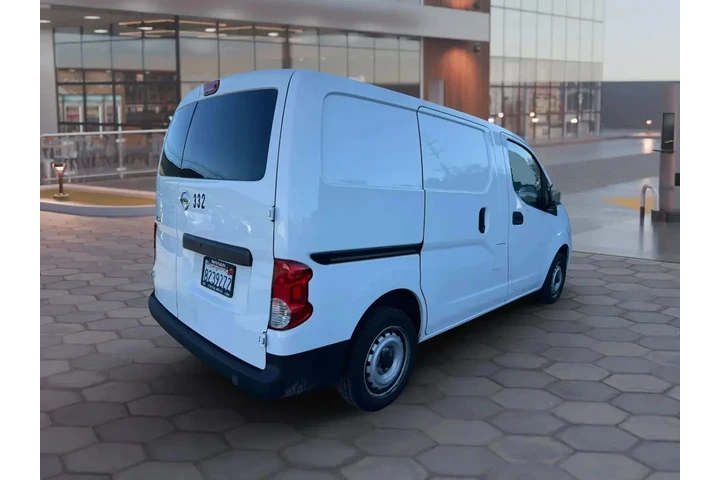 $7999 : 2020 NV200 image 8