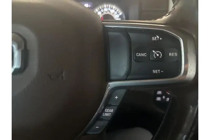 $22970 : Ram 1500 2019 4x4 Laramie 4d image 10