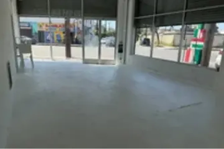 $4000 : Local comercial disponible image 3