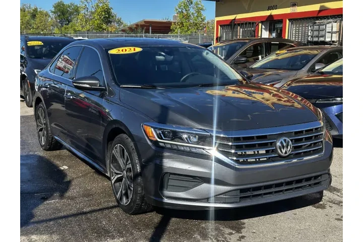 $16995 : 2021 Passat SE image 1