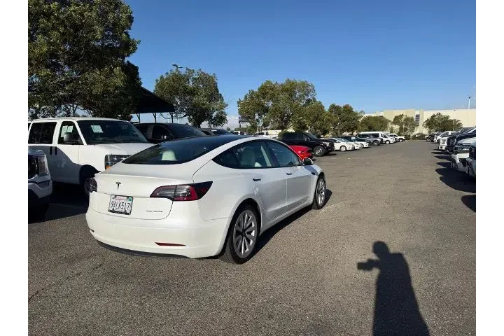 $21800 : Tesla Model 3 2022 AWD Long image 3
