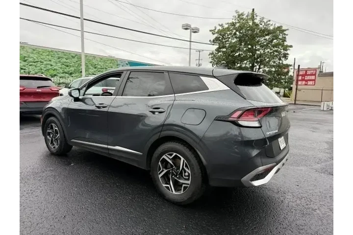 $19031 : Kia Sportage 2023 LX 4dr SUV image 4