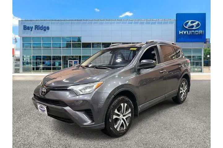 $18670 : Toyota RAV4 2017 AWD LE 4dr image 10