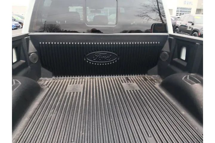 $40000 : Ford F-150 2023 4x4 XLT 4dr image 9