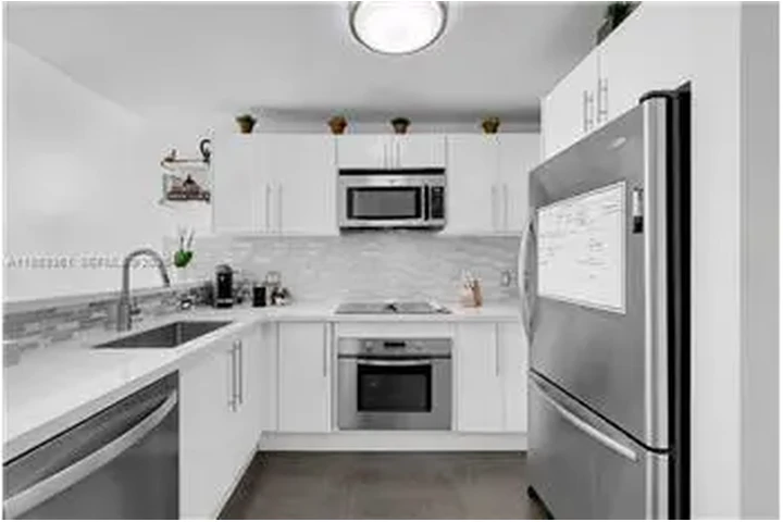 $4000 : Rental property with 1 bedro image 9