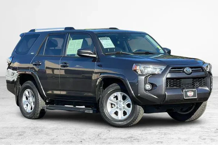 $33990 : Toyota 4Runner 2022 4x2 SR5 image 1