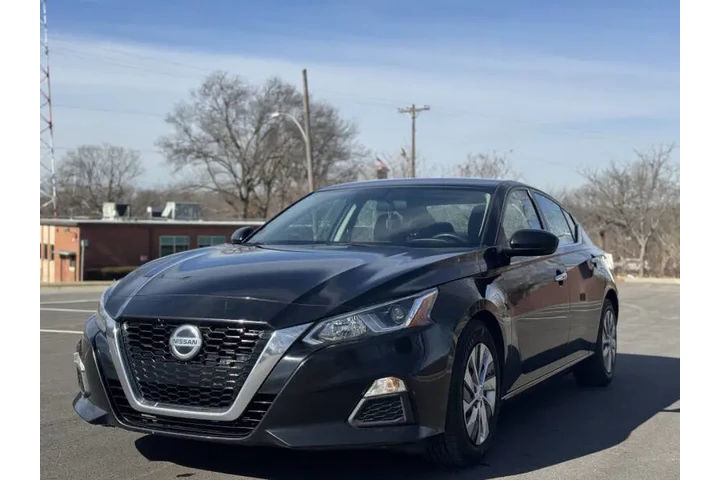 $8999 : 2020 Altima 2.5 S image 1