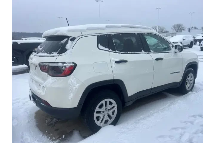 $13999 : Jeep Compass 2021 4x4 Sport image 2