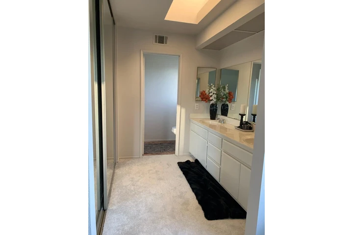 $799000 : WOW VENDO CASA EN DOWNEY image 3