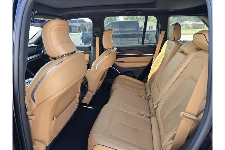 $39900 : Jeep Grand Cherokee 2023 4x4 image 8