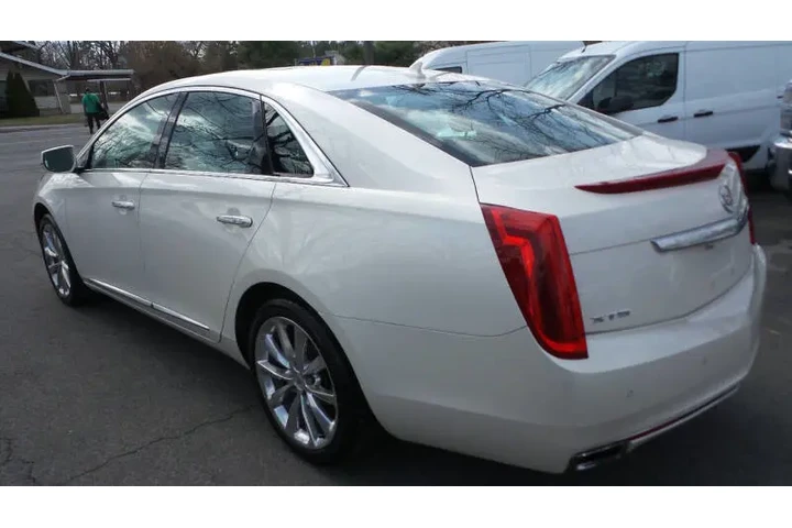 $12900 : 2013 XTS Premium Collection image 8