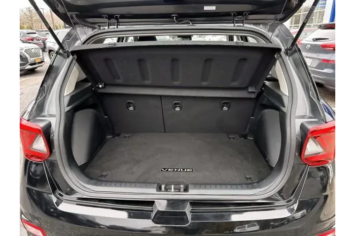 $16994 : Hyundai VENUE 2023 SEL 4dr C image 7