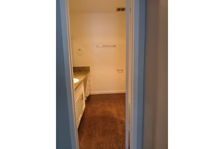 $700 : Cuarto compartido koreatown image 3