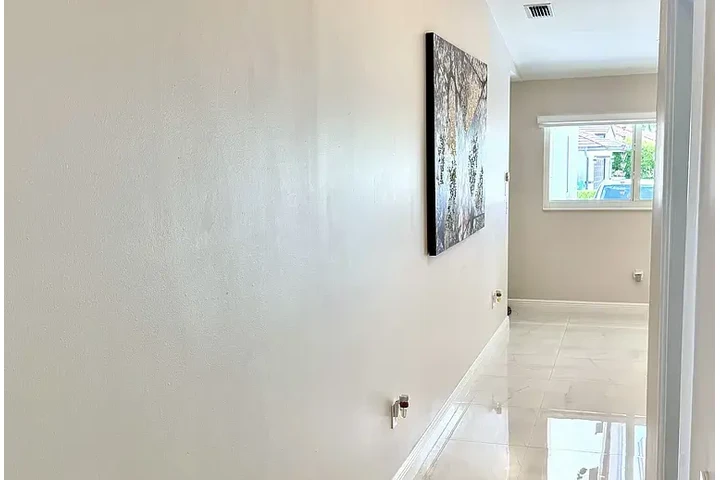 $2360 : HOUSE AVAILABLE NOW IN MIAMI image 4