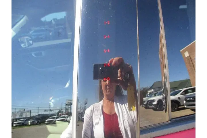 $29987 : Ford Explorer 2021 AWD XLT 4 image 4