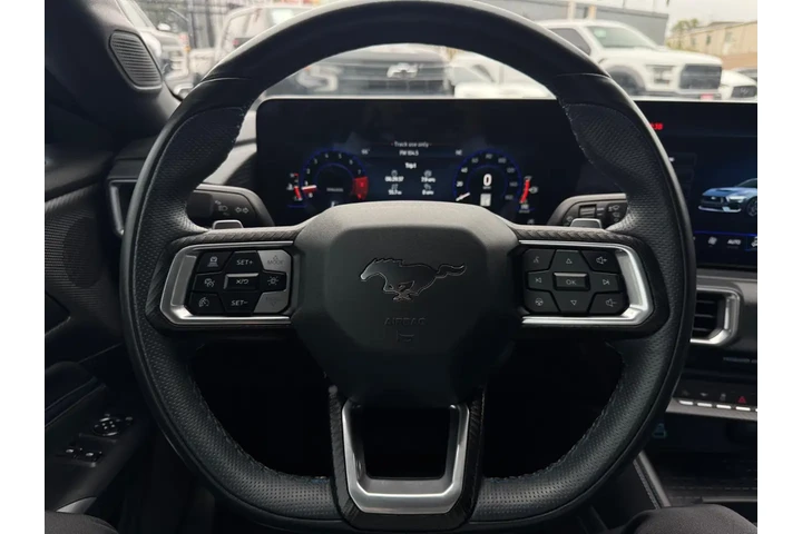 2024 Mustang GT Premium Coupe image 10