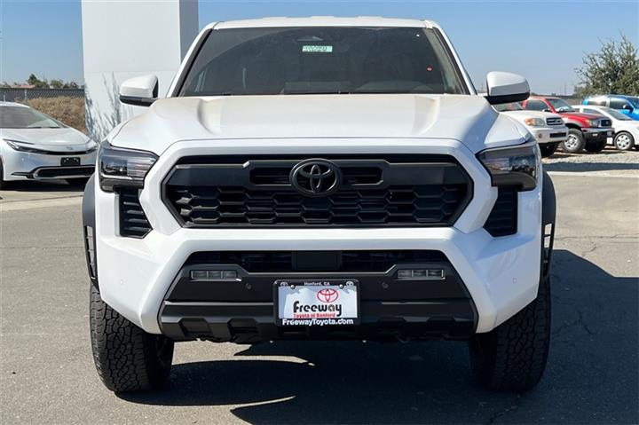 $49915 : New 2024 Tacoma TRD Off Road image 9