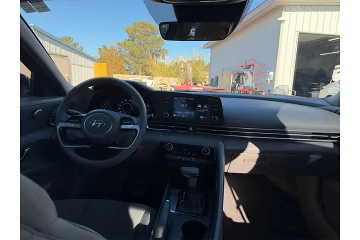 $17500 : Hyundai ELANTRA 2021 SEL 4dr image 5